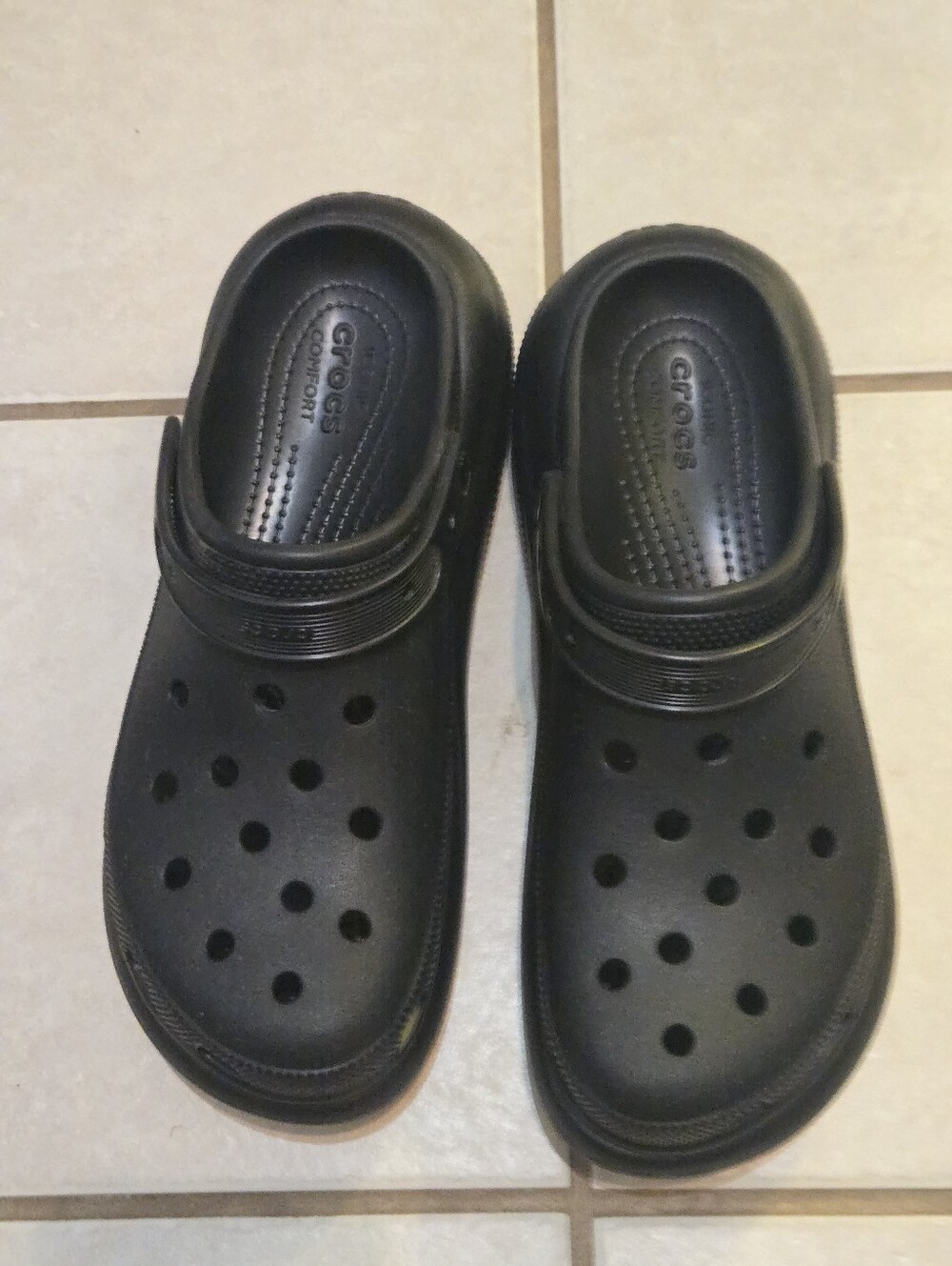 CROCS Classic Clog in Black - Men’s Slip-On Sandals